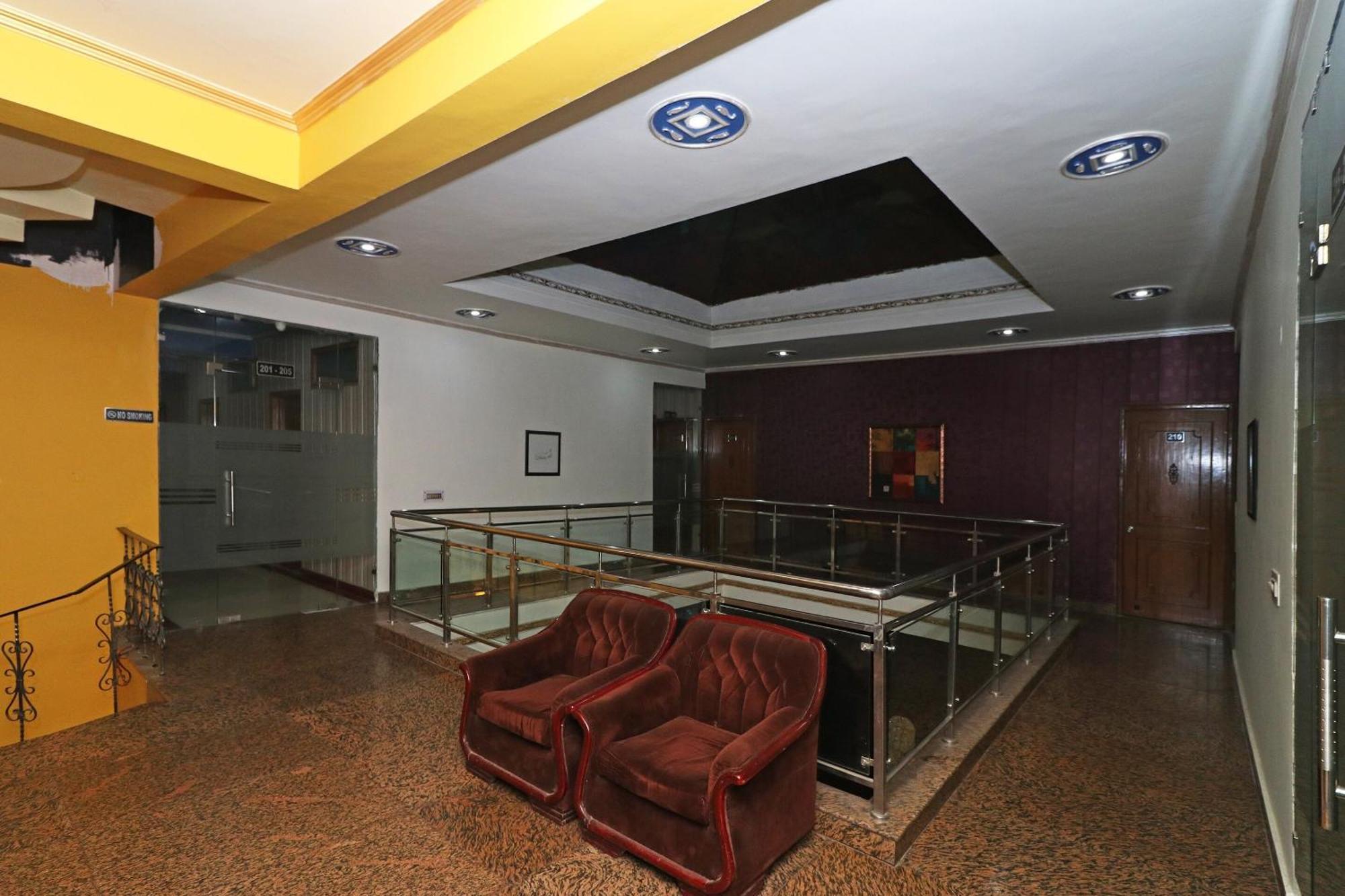 Townhouse Satguru Enclave Road Gurgaon Otel Jāmb Dış mekan fotoğraf